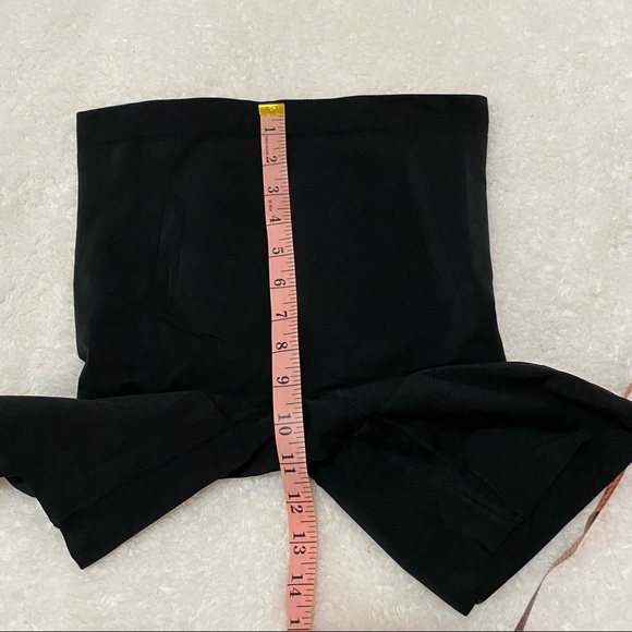 Spanx OnCore mid-thigh shorts - Picture 8 of 9